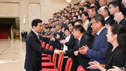 星空在线平台-星空在线官网
董事长徐浩宇获“优秀中国特色社会主义事业建设者”称号